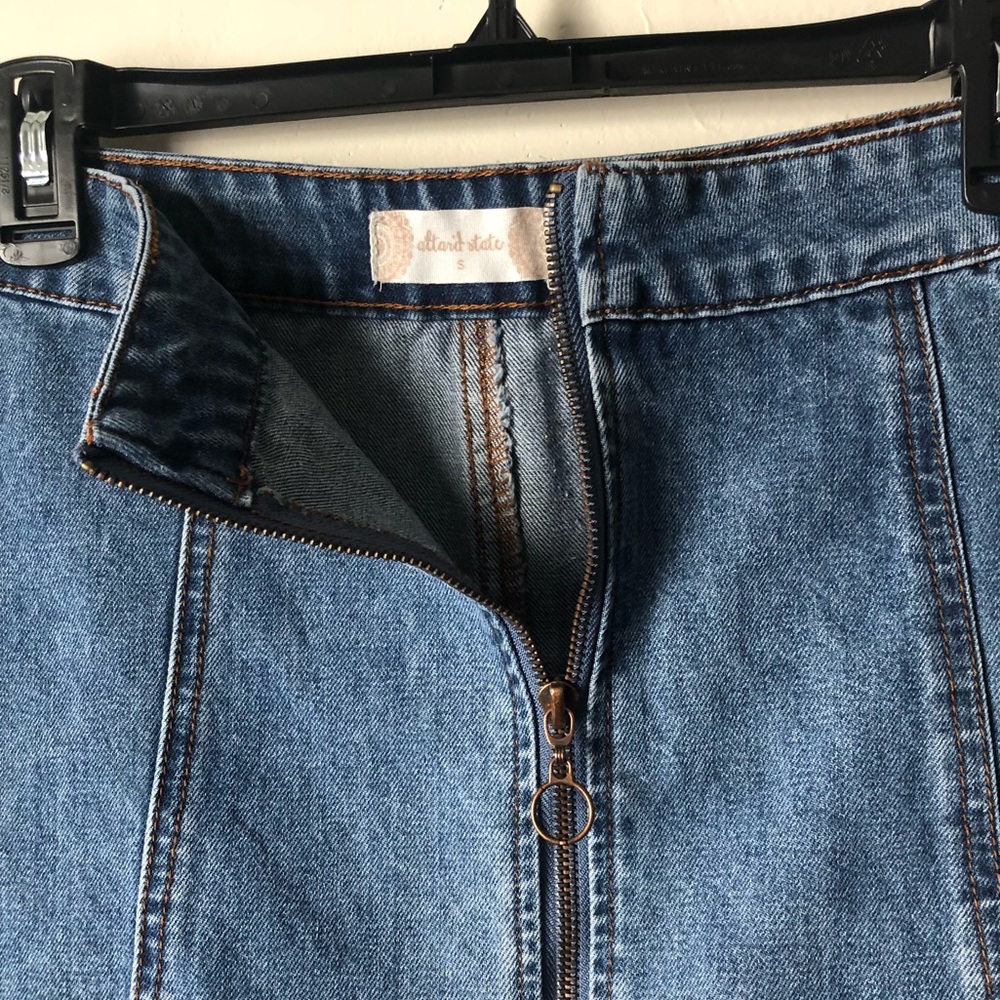 Altar’d State Cute Jean Skirt w/ Circle Zipper - Picture 3 of 5